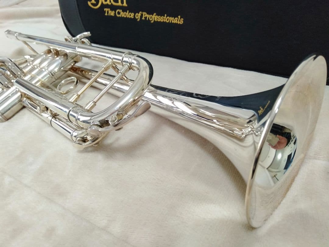 Bach トランペット 本体 付属ケース付き