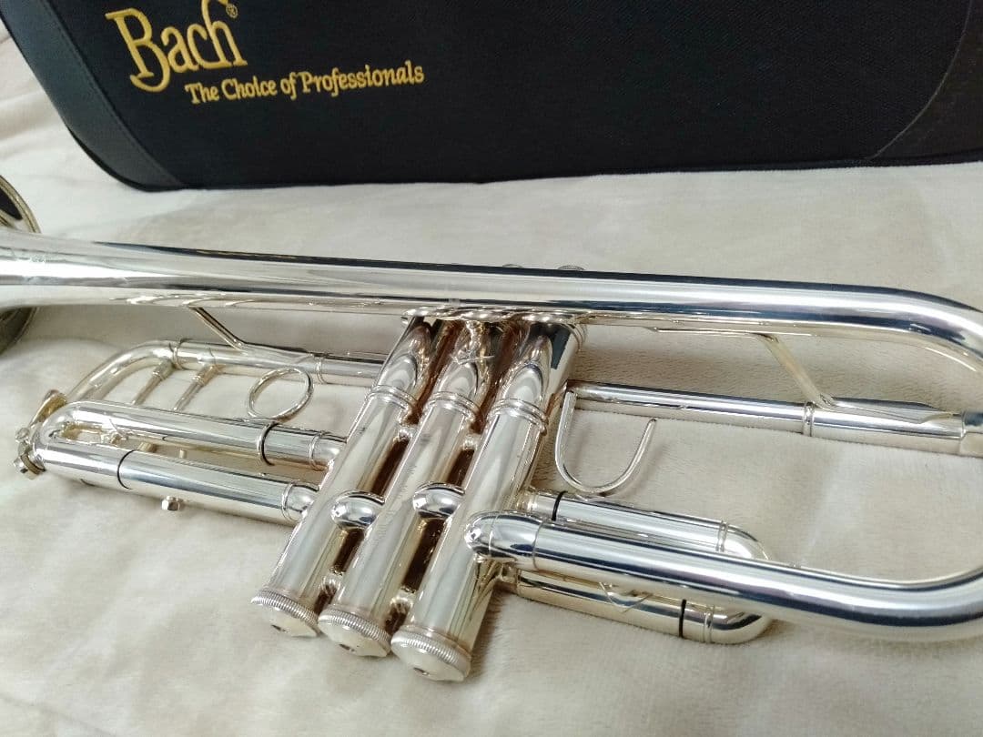 Bach トランペット 本体 付属ケース付き