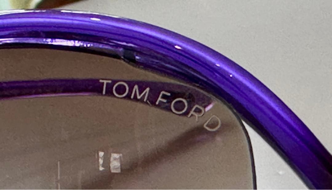 【美品】ケース付 トムフォード ミランダ パープル系 男女兼用