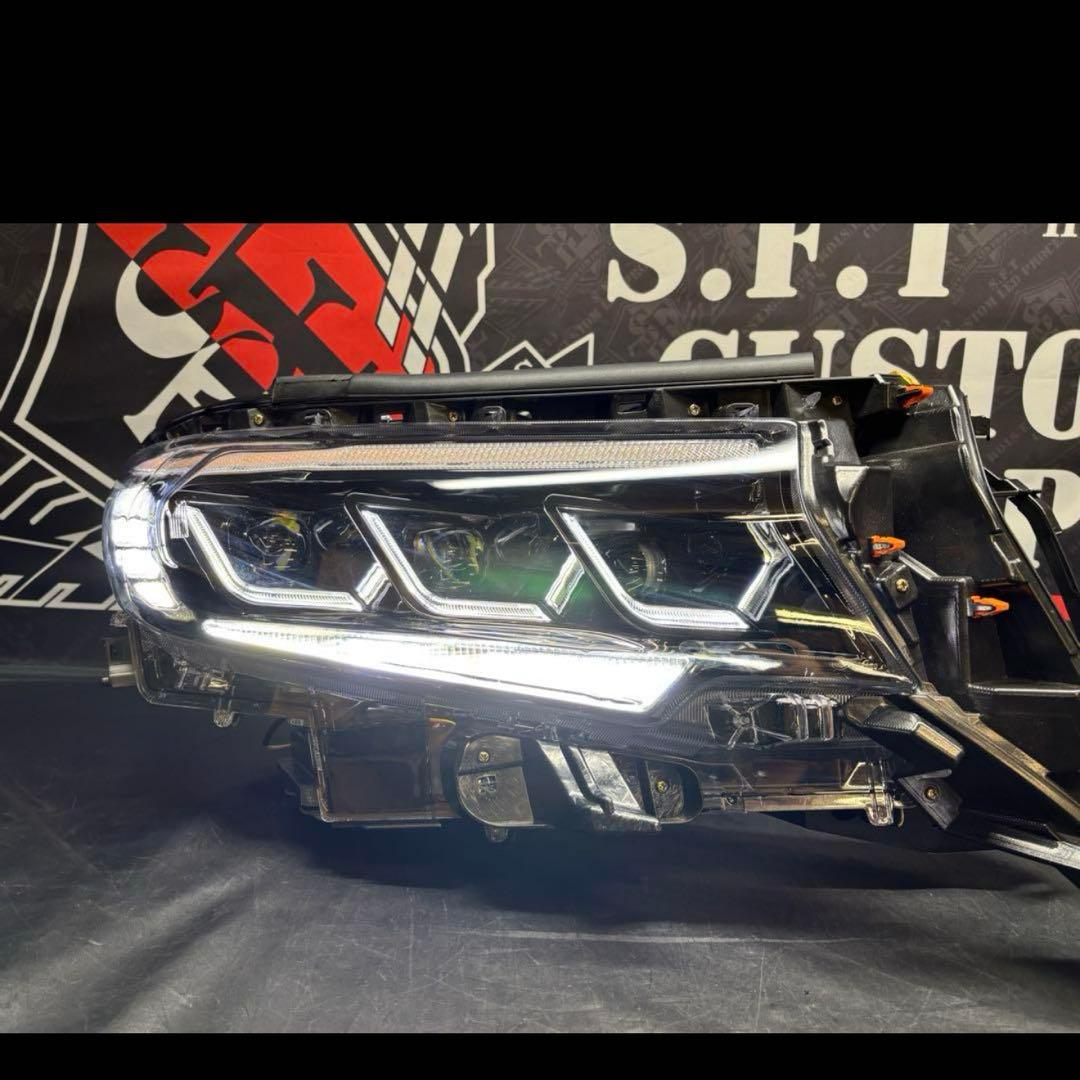 新品未使用ランドクルーザープラド150後期　三眼ヘッドライト