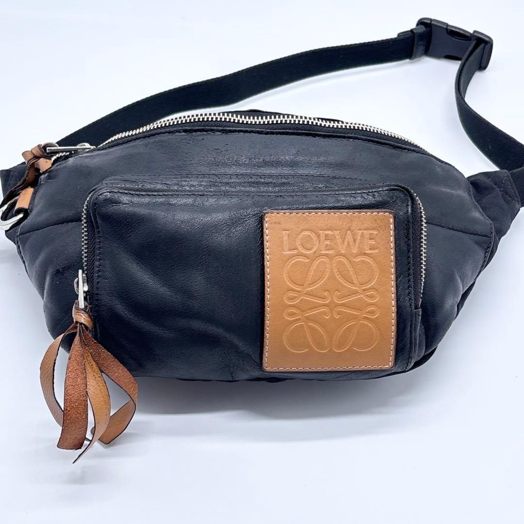 LOEWE ロエベ レザー ボディバッグ アナグラムパッチ ブラック スペイン製