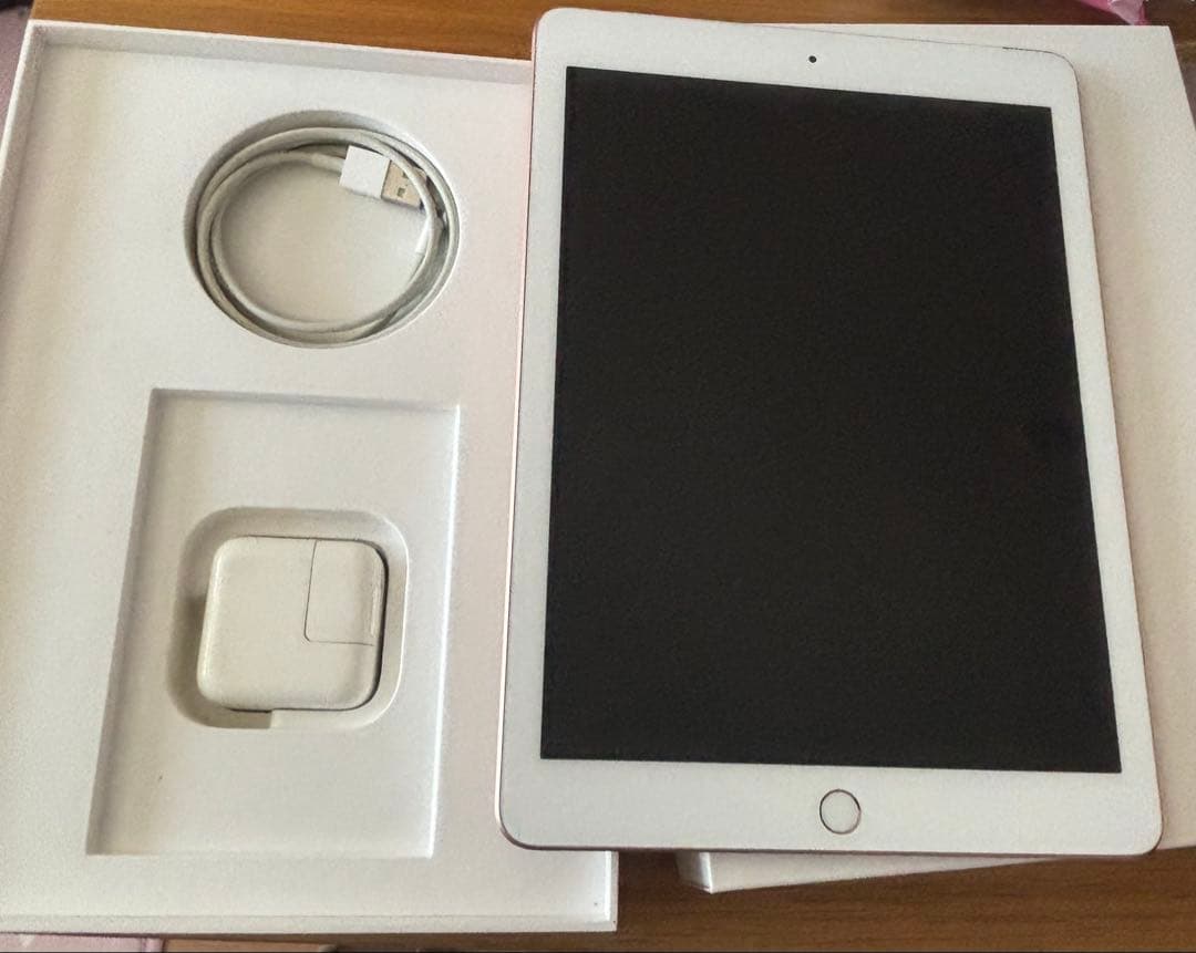 iPad本体 iPad (6th Generation) 32GB Wi-Fi