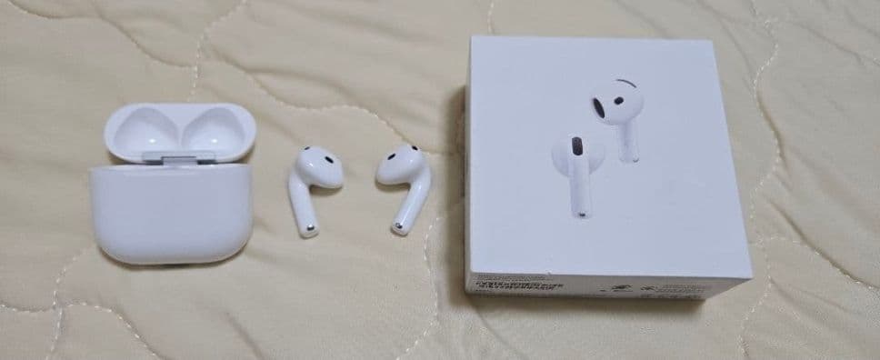 Apple AirPods 4 本体 ホワイト