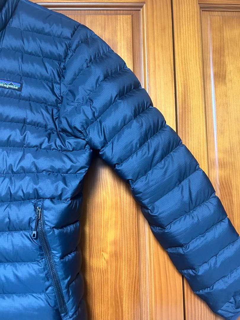 Patagonia 高性能・希少色ジャケット 【定価38500円】