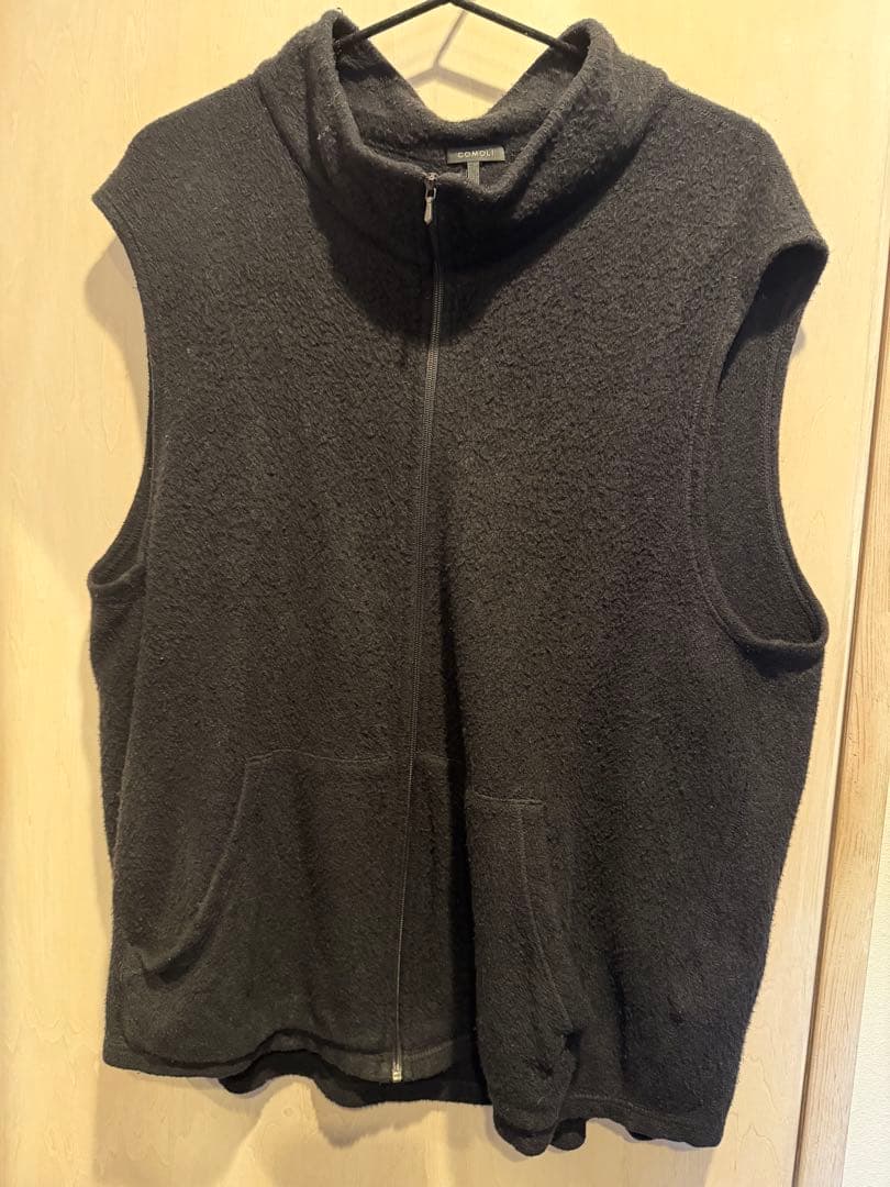 COMOLI シルクフリースベスト