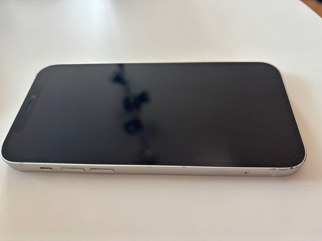 Apple iPhone12 (128GB)ホワイト ＋Lightning1本