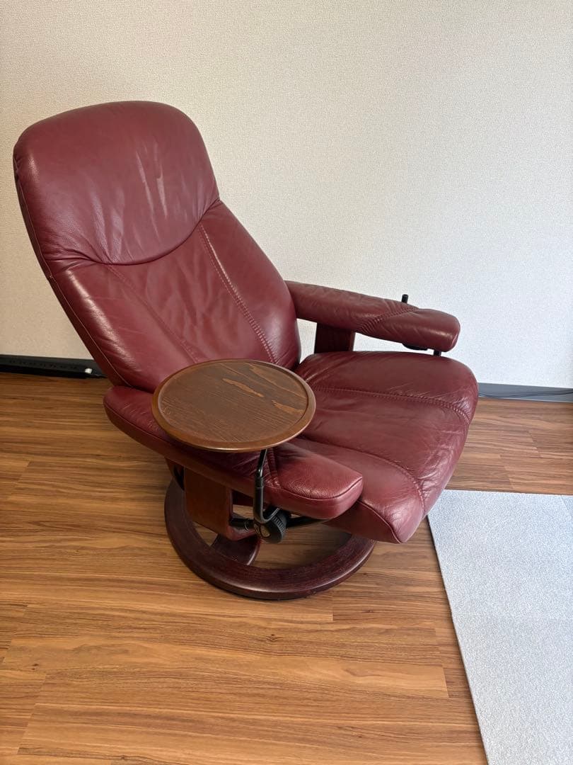 エコーネス　ストレスレスチェアー（オットマンは別売り）　サイドテーブル付き