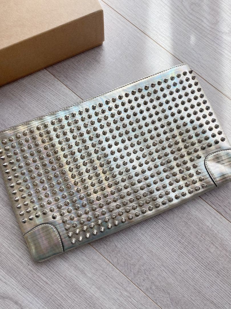 ルブタン　クラッチバッグ