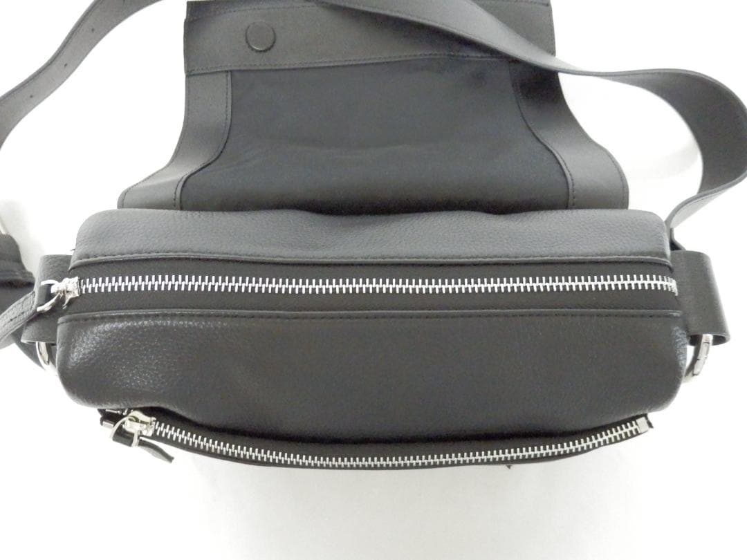 MH393 BEARDSLEY 2way レザーボディバッグ ブラック