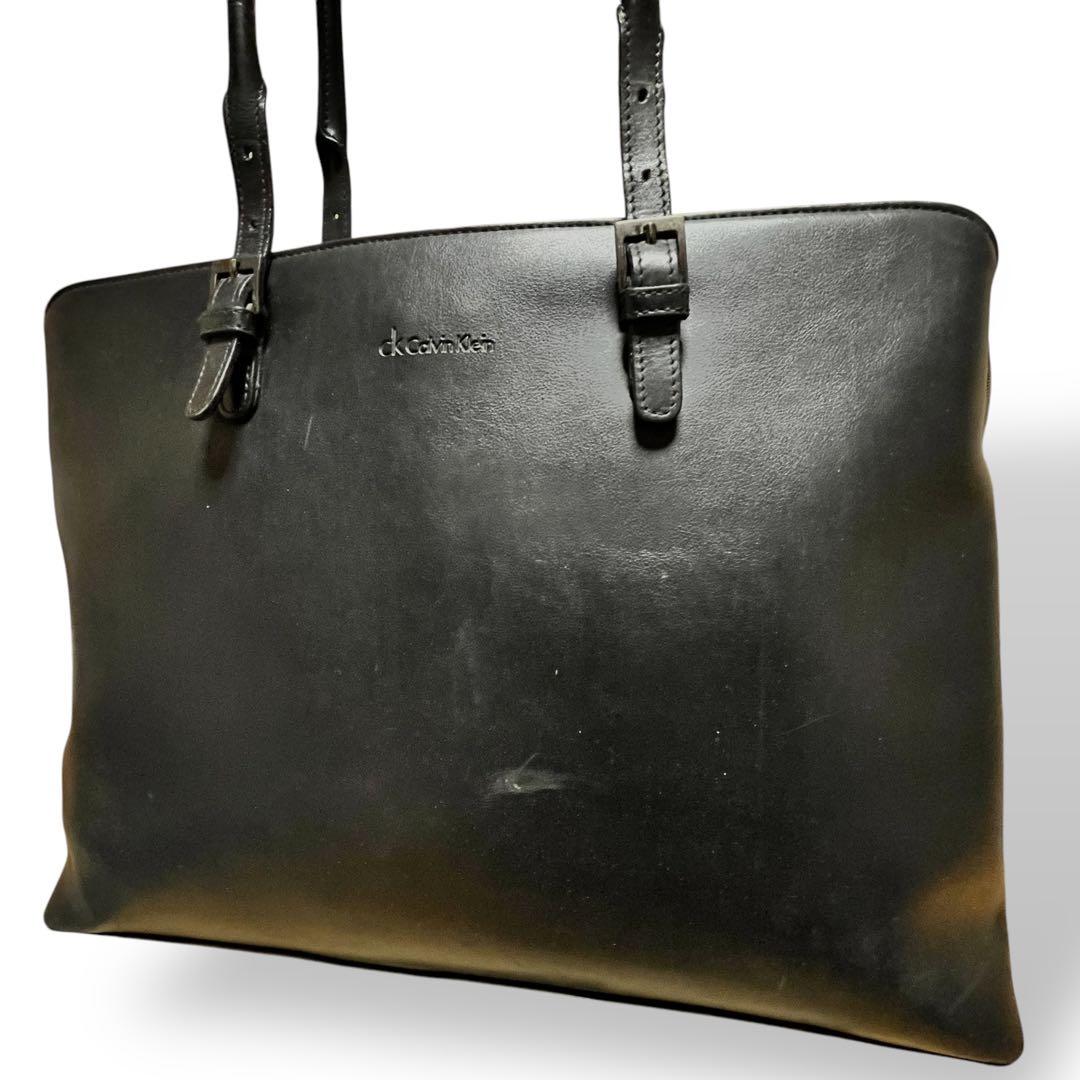 良品　カルバンクライン　ビジネスバッグ　A4 レザー　3層　ブラック　肩掛け