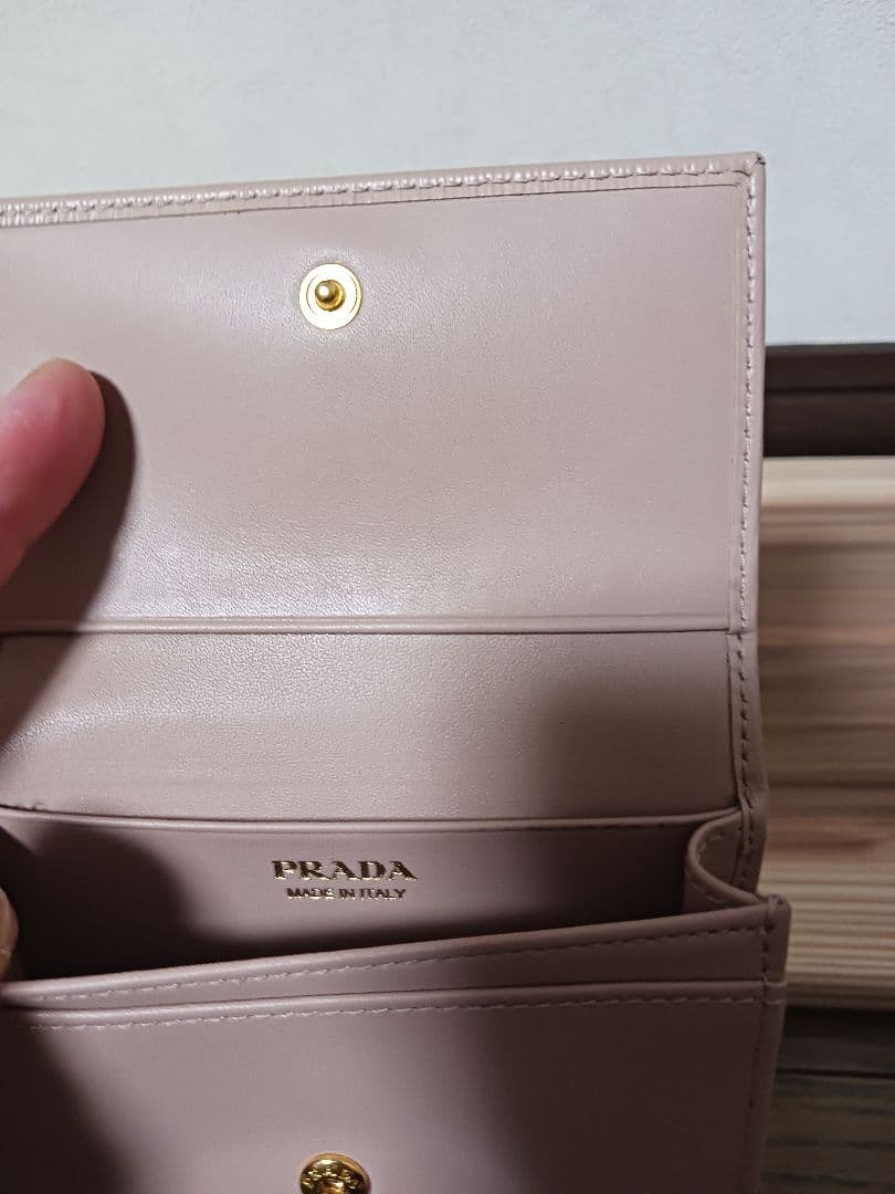 週末限定最終値下げ！PRADA 名刺入れ