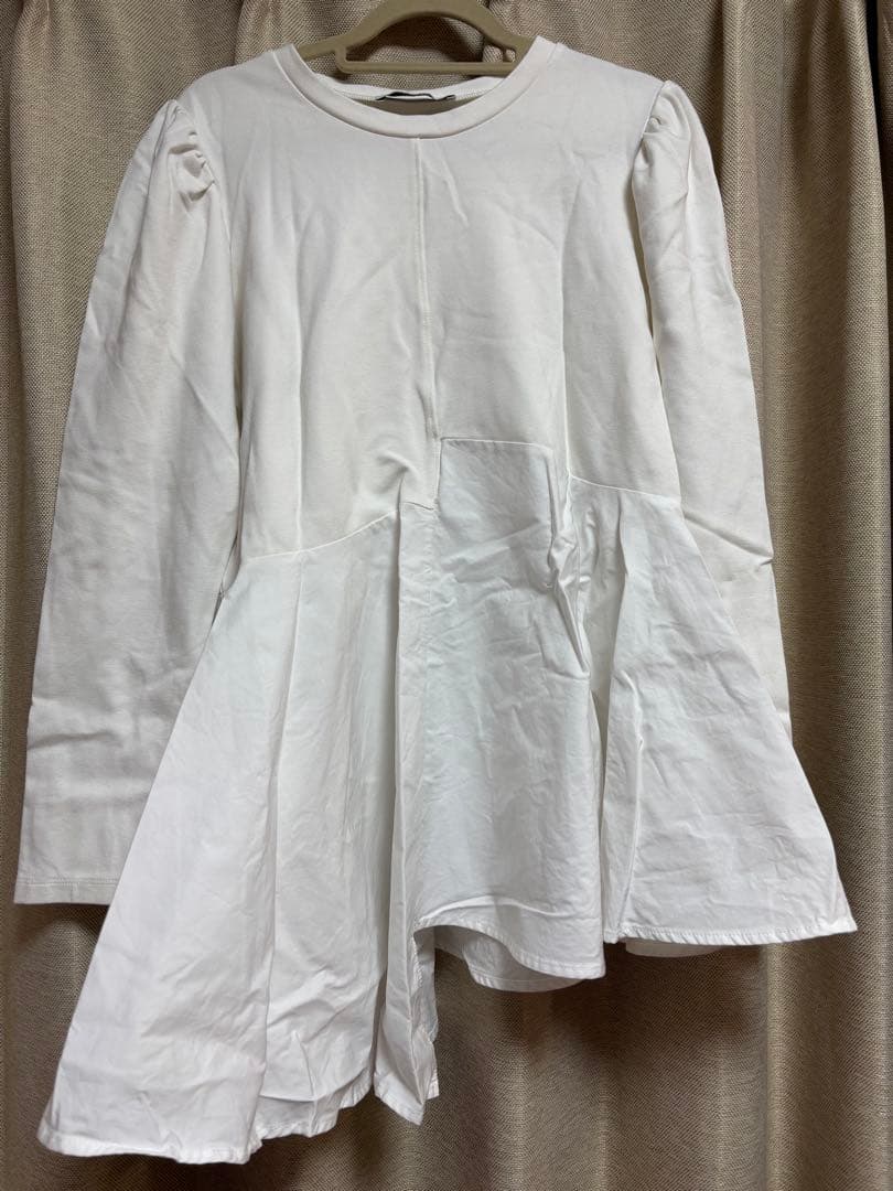 アダムエロペ　フリルペプラムロングスリーブカットソー