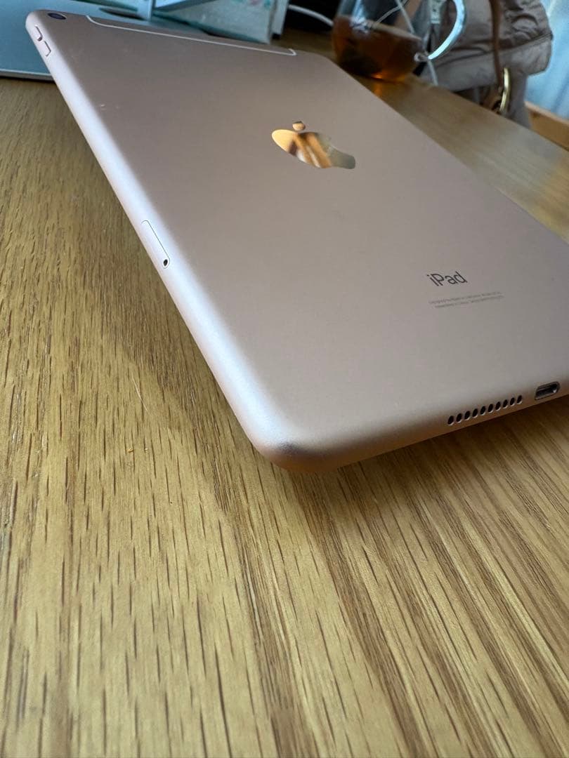 ゴールド iPad本体