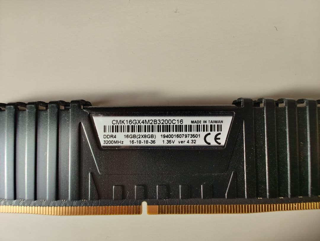 メモリー Vengeance LPX DDR4 16GB(8x2) 3200MHz