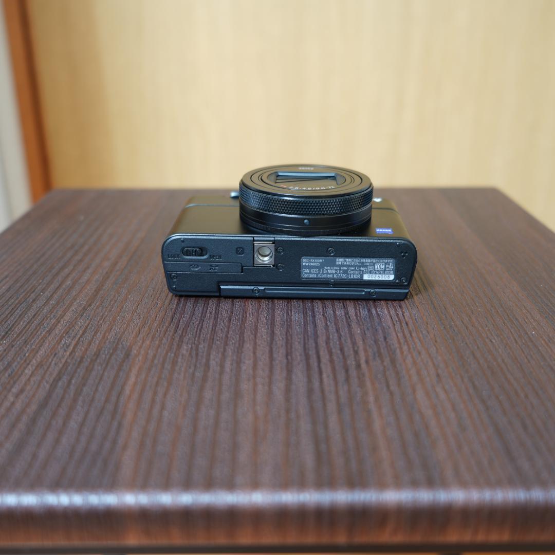 SONY サイバーショット DSC-RX100M7