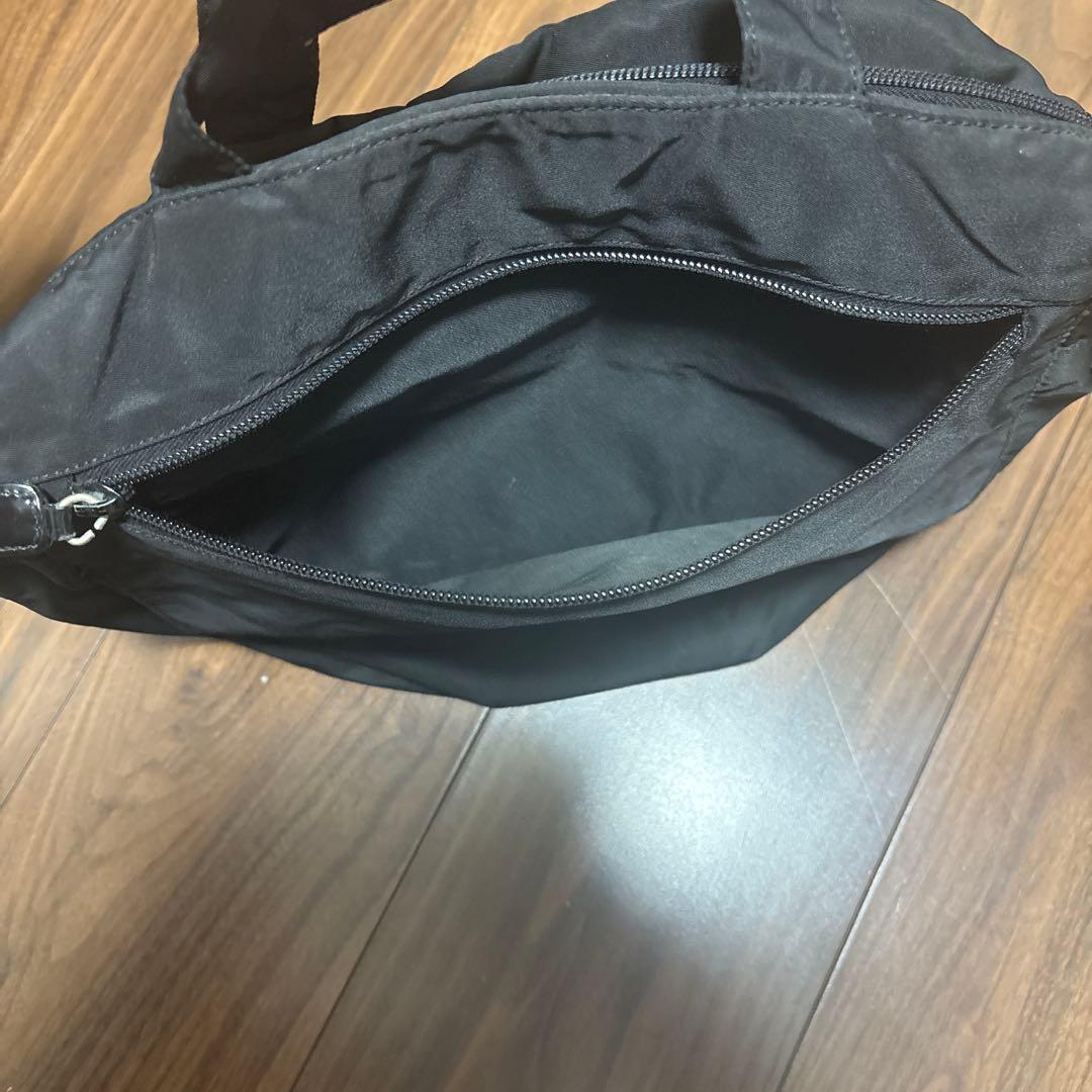 V*e様 PRADA ブラック ハンドバッグ