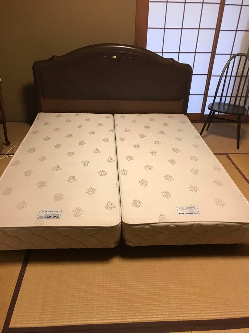 シモンズ　ベッドフレーム①