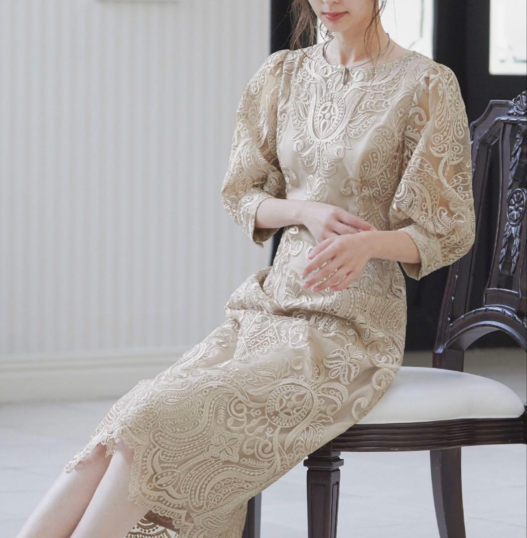 刺繍レース　バックリボン　タイトドレス