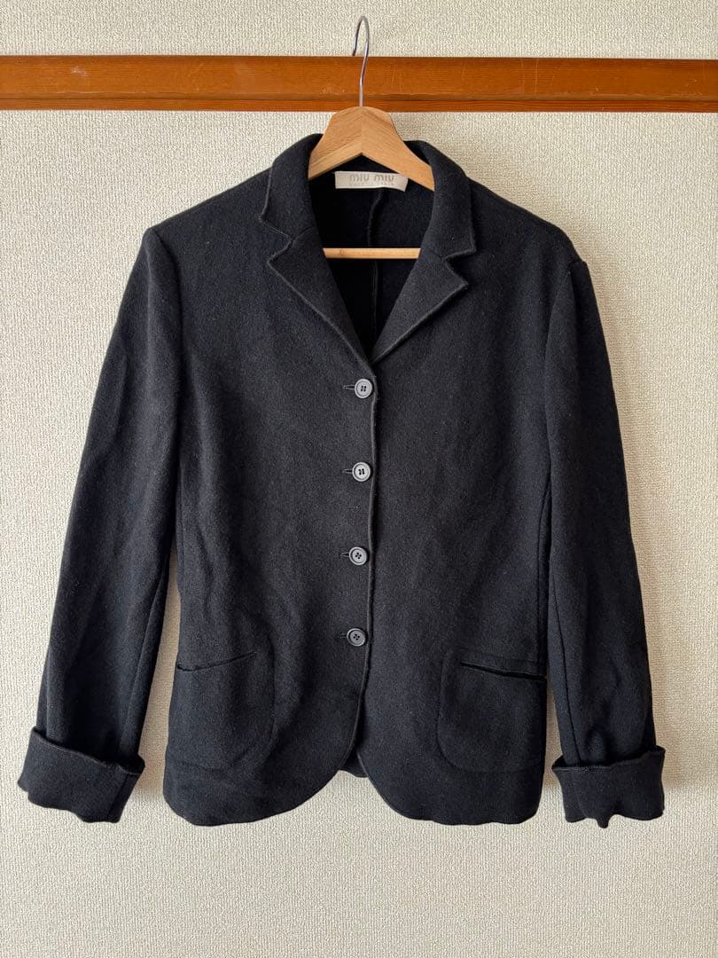 ミュウミュウmiumiu黒テーラードジャケット