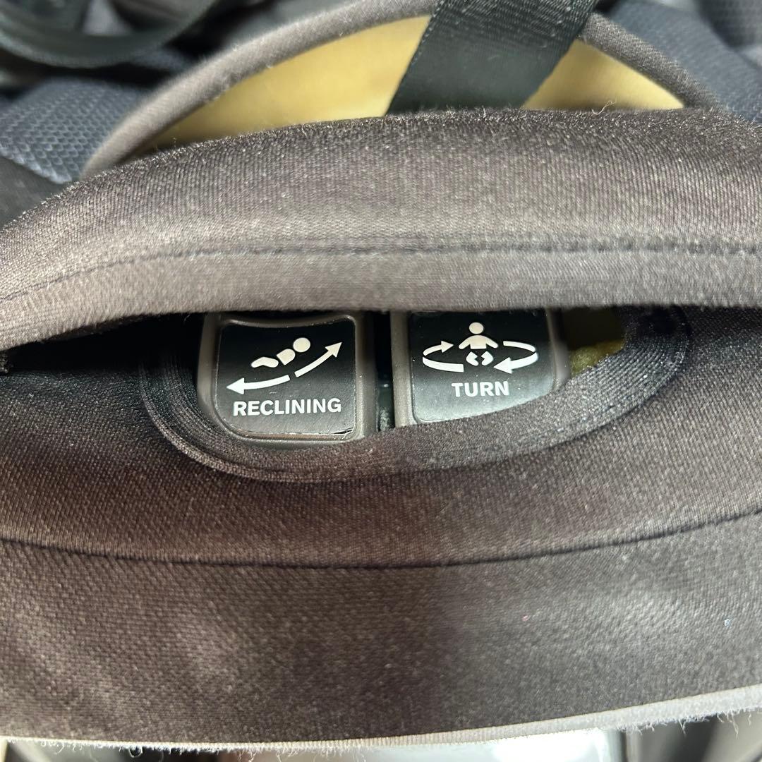 【美品】Combi コンビ CG-UIG 新生児～4歳頃 ISOFIX対応