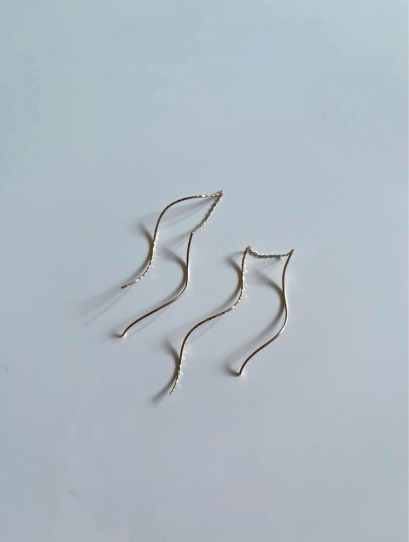 ココシュニックポリッシュミラーカットチェーンピアス片耳¥81400ヒロタカete