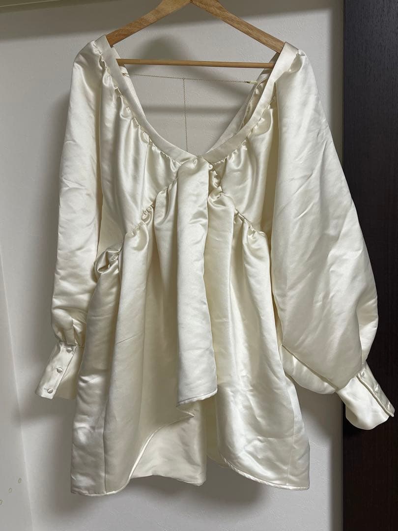 ecmile アイボリー サテン ミニドレス