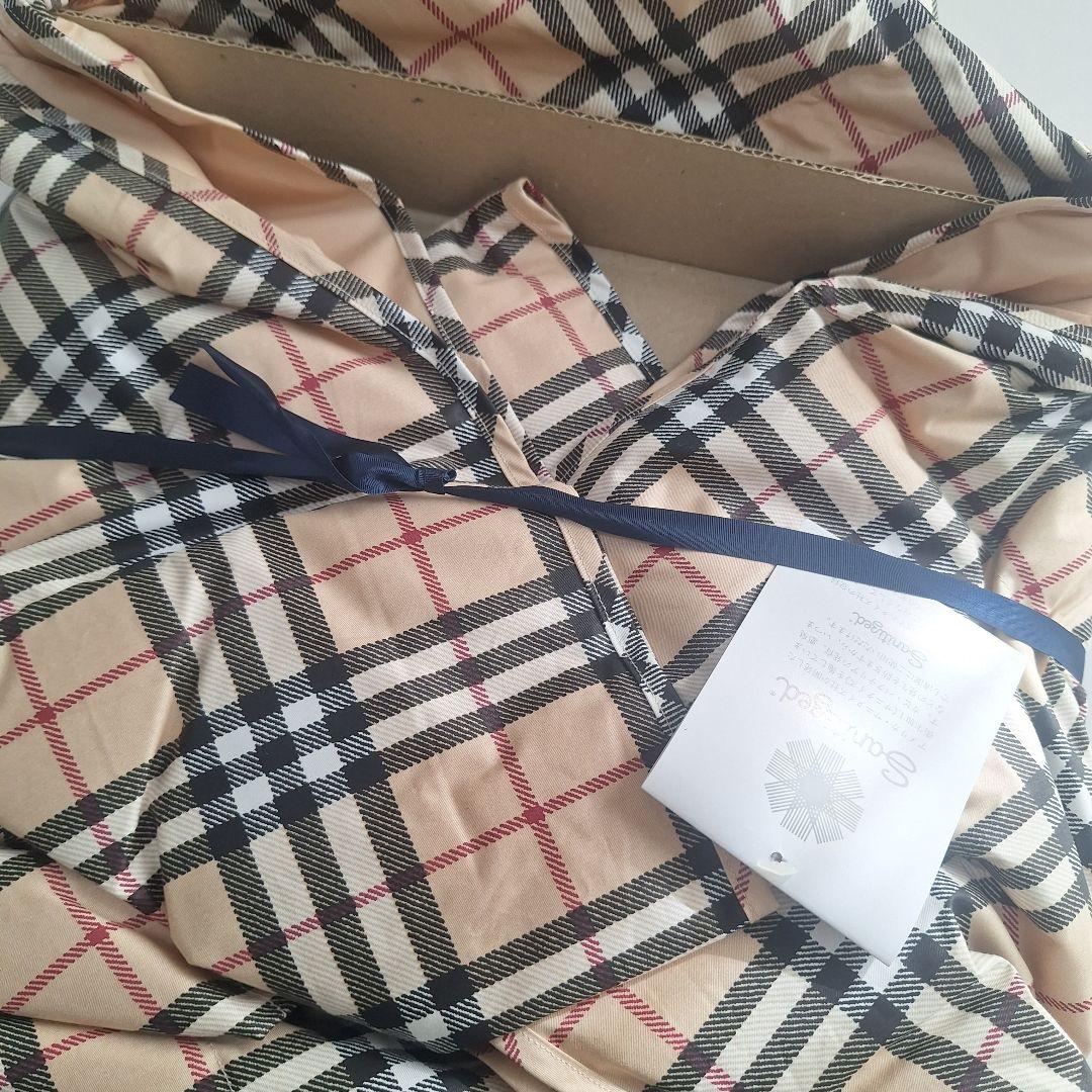 [新品]BURBERRY 羽毛ひざ掛け(肩当て) 150×70cm