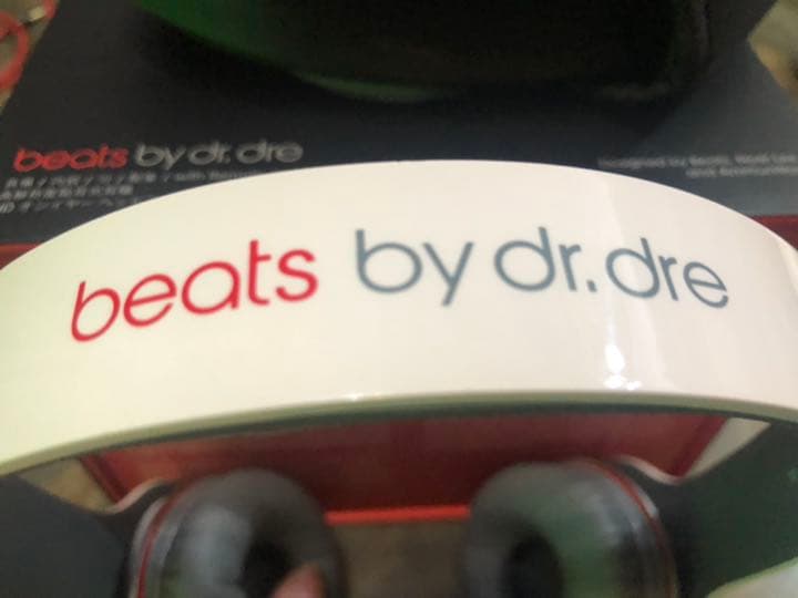 ヘッドホン Beats by Dr Dre BT ON SOLOHD WHT