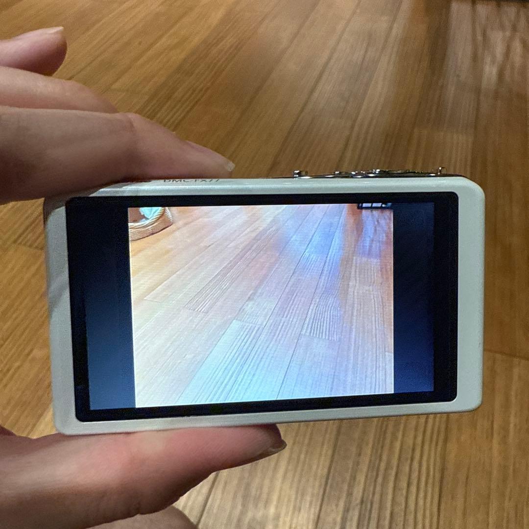 LUMIX デジタルカメラ DMC-FX77