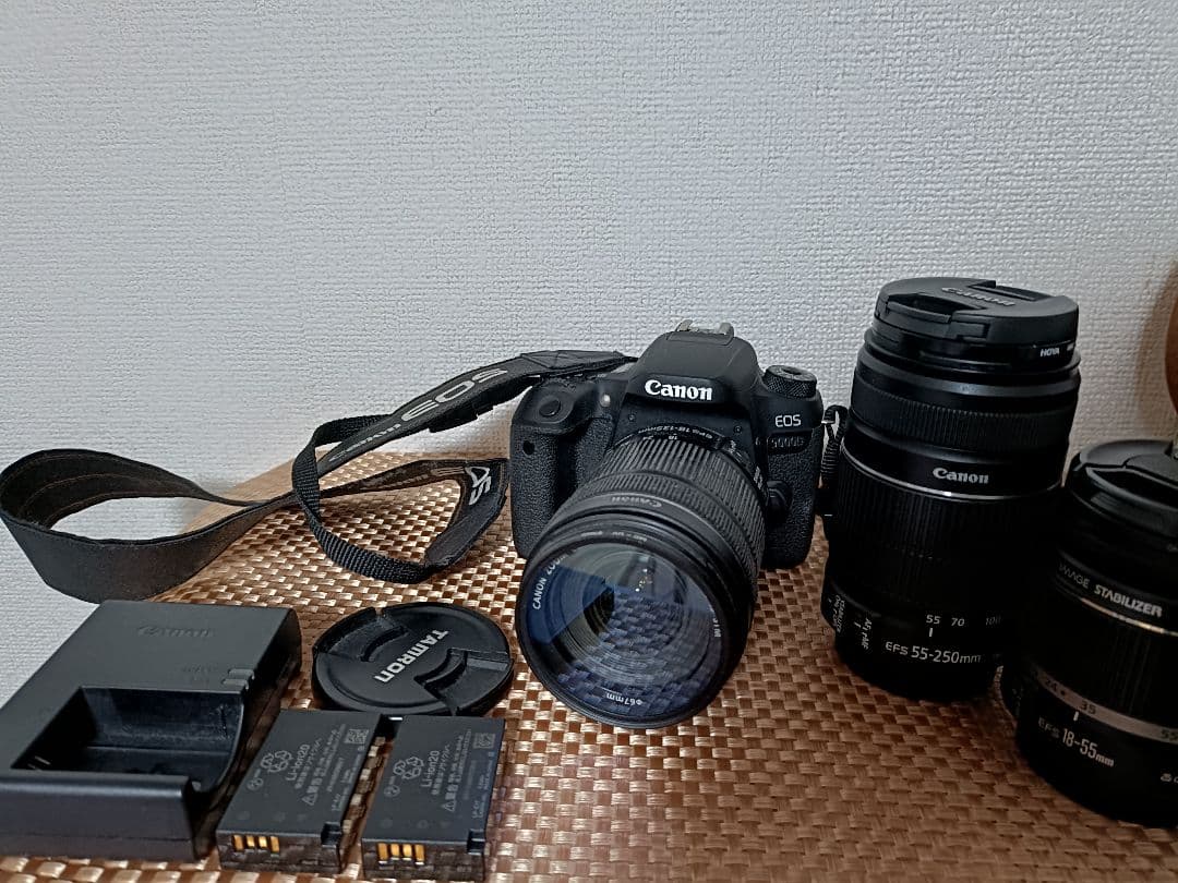 Canon EOS 9000Dデジタル一眼レフカメラレンズ3本、バッテリー2本付