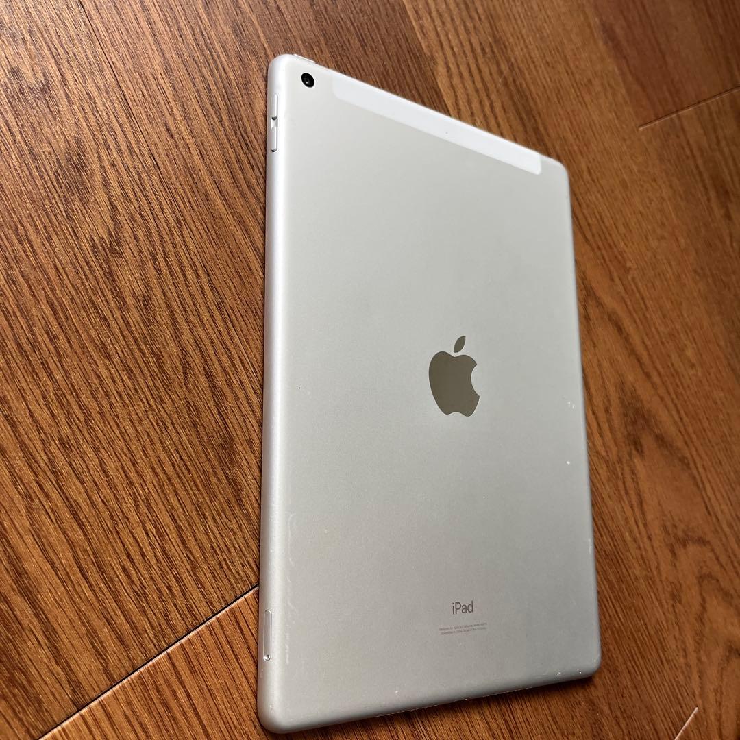 iPad (第8世代) 32GB Wifi + Cellularバッテリー91%