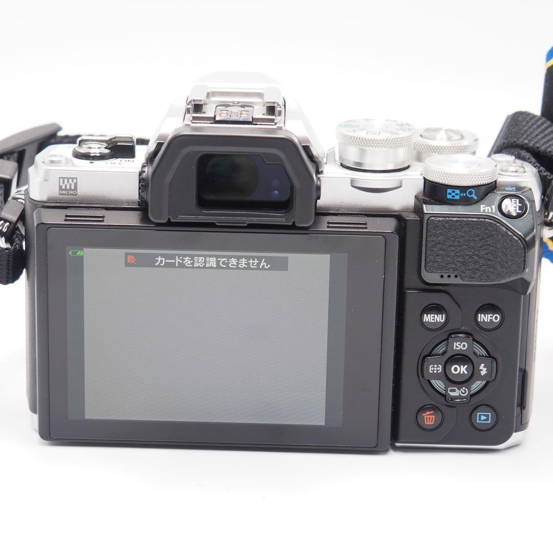 ミラーレス一眼カメラ OLYMPUS E-M10 Mark III シルバー