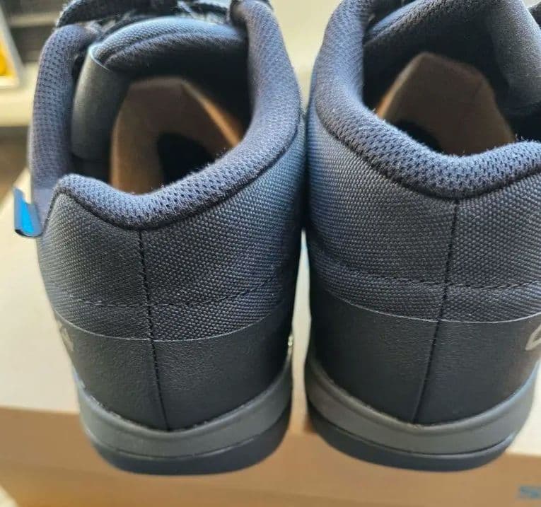 シマノ サイクリングシューズ44