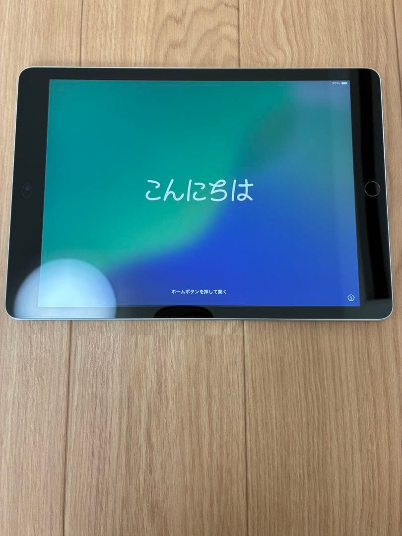 z*e様 Apple iPad シルバー 本体