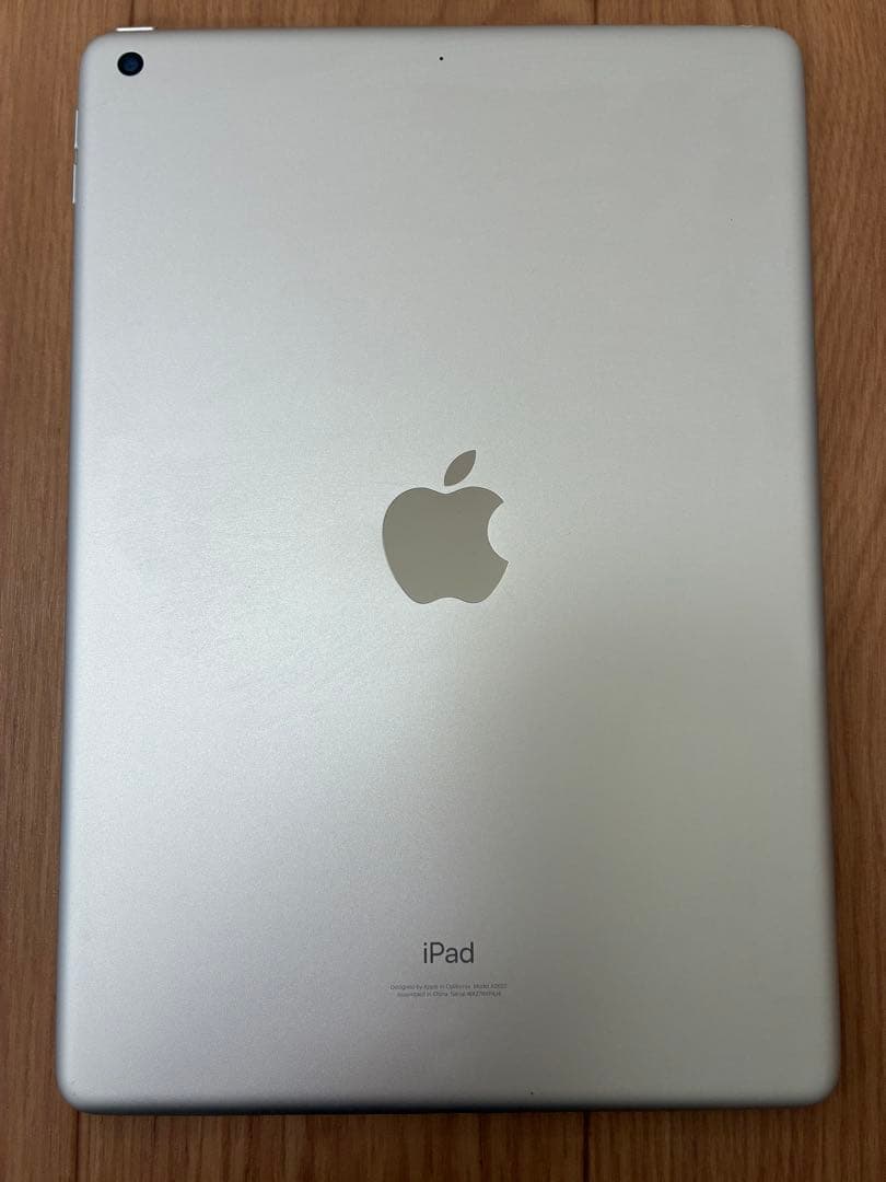 z*e様 Apple iPad シルバー 本体