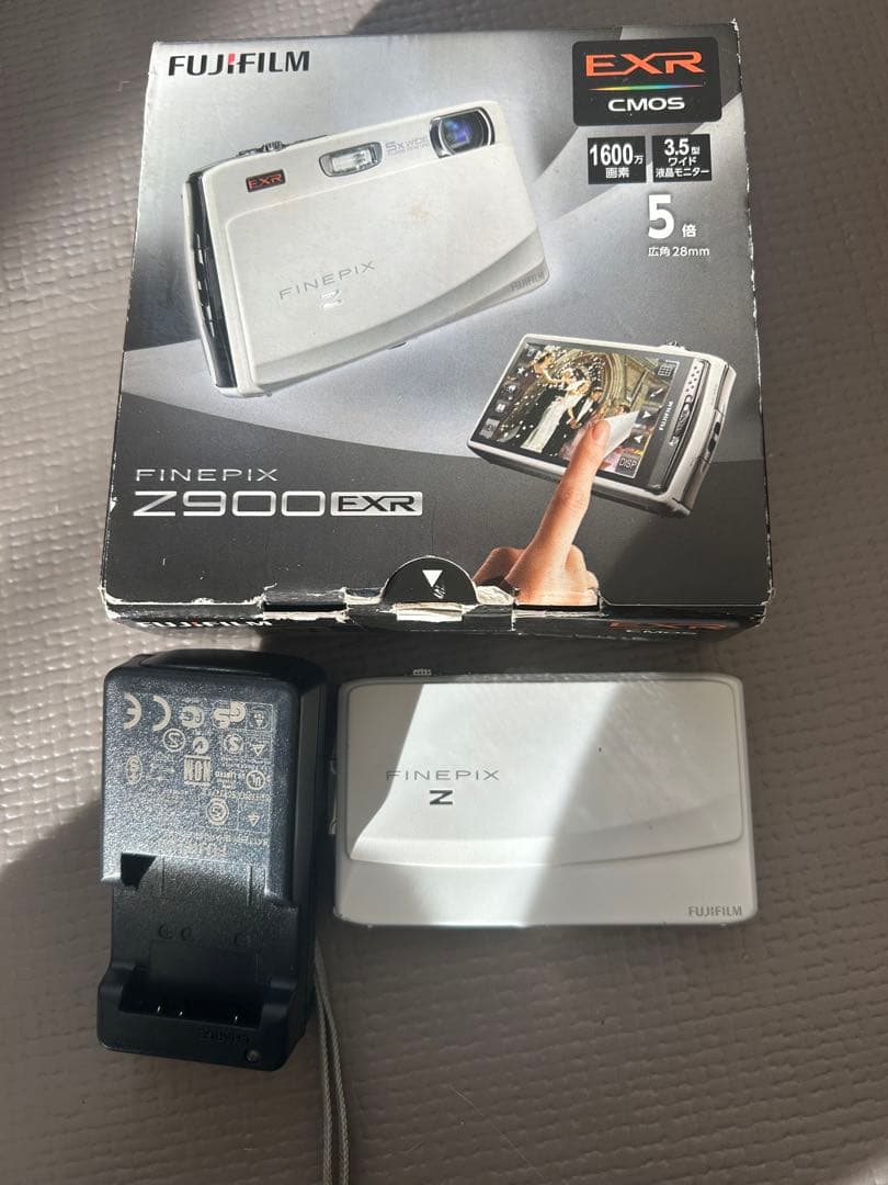 FUJIFILM FINEPIX Z900EXR デジタルカメラ　本体
