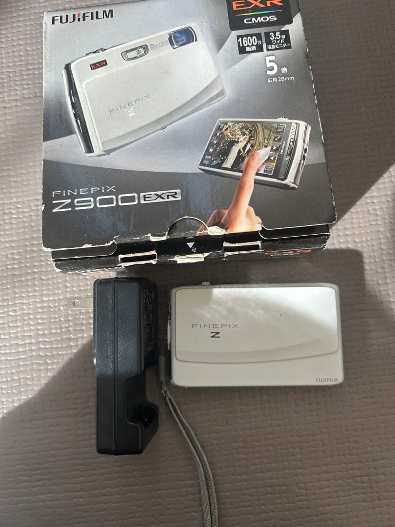 FUJIFILM FINEPIX Z900EXR デジタルカメラ　本体