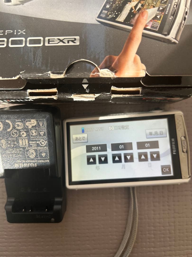 FUJIFILM FINEPIX Z900EXR デジタルカメラ　本体