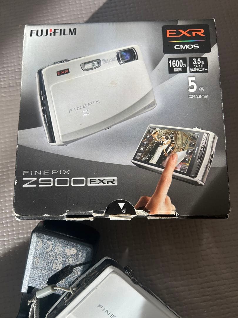 FUJIFILM FINEPIX Z900EXR デジタルカメラ　本体
