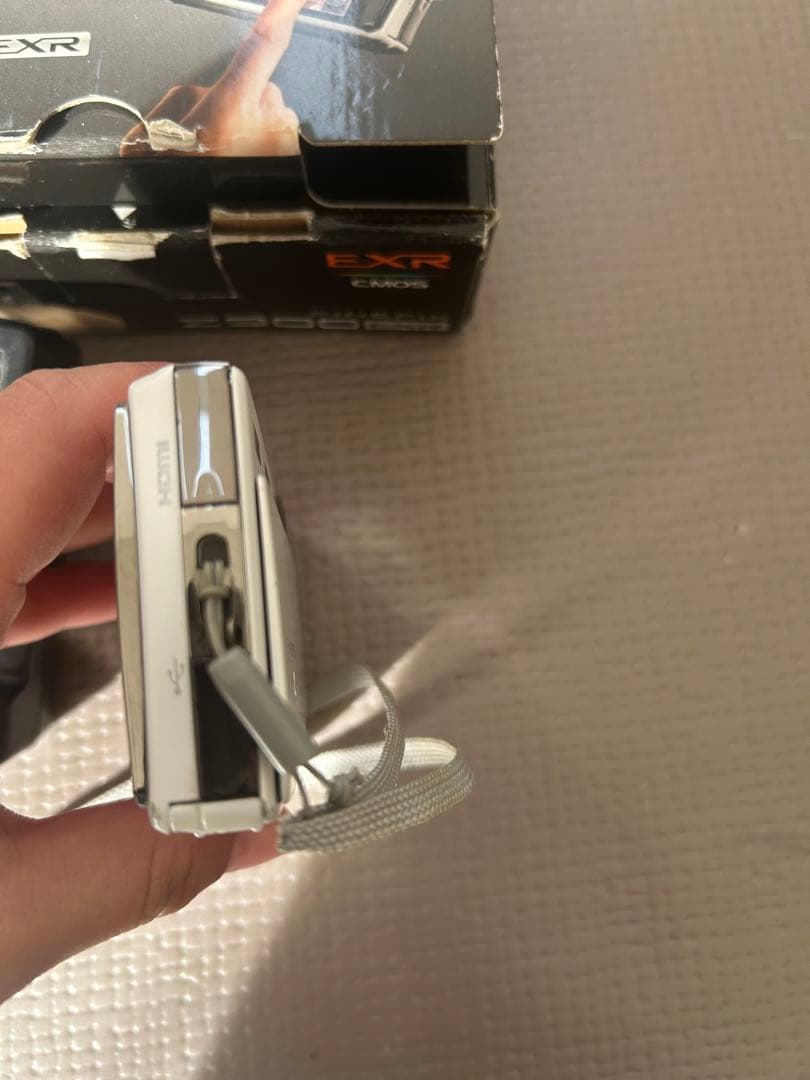 FUJIFILM FINEPIX Z900EXR デジタルカメラ　本体