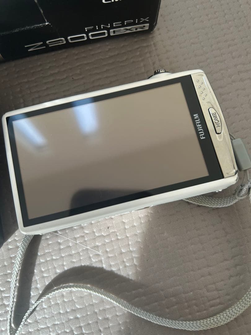 FUJIFILM FINEPIX Z900EXR デジタルカメラ　本体