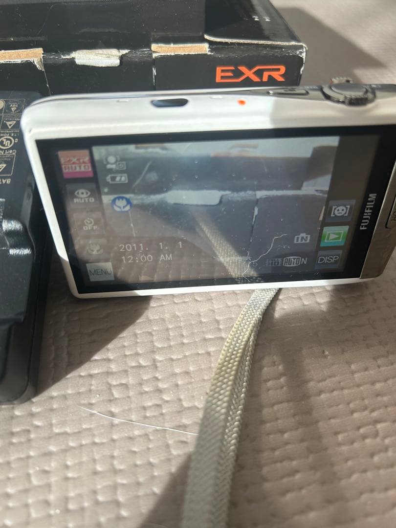 FUJIFILM FINEPIX Z900EXR デジタルカメラ　本体