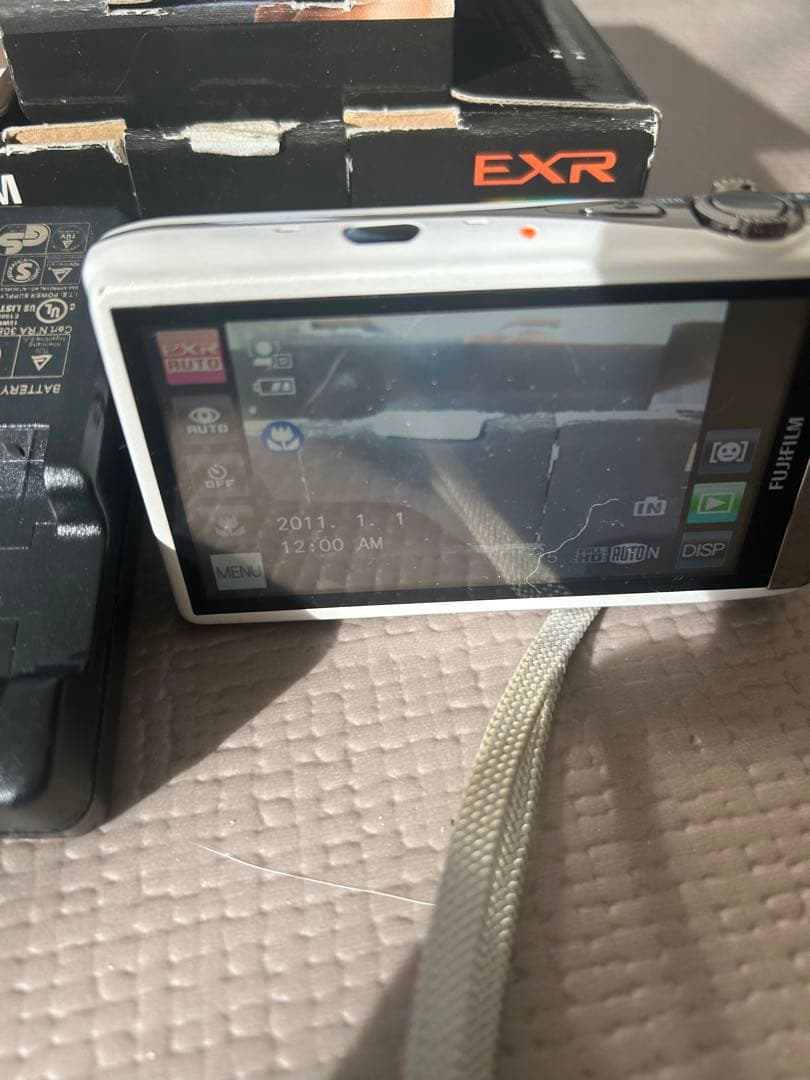 FUJIFILM FINEPIX Z900EXR デジタルカメラ　本体
