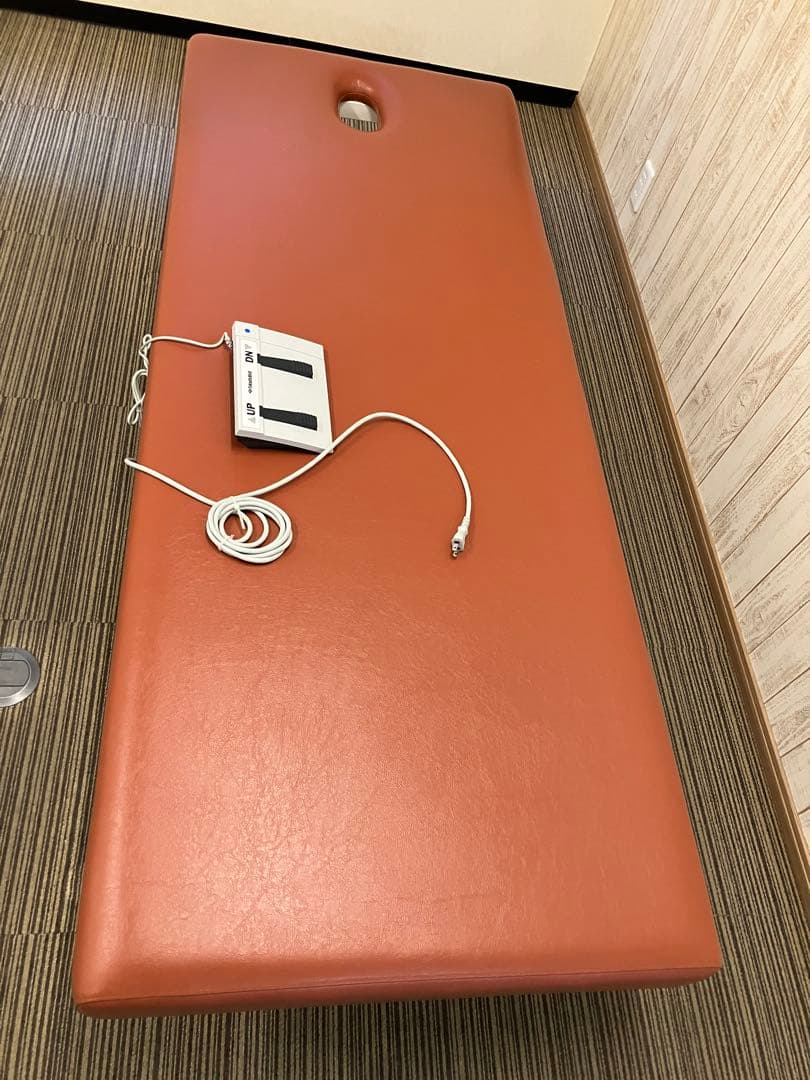 高田電動ベッドレザーライトブラウン180×70×45〜83新品クッション付き