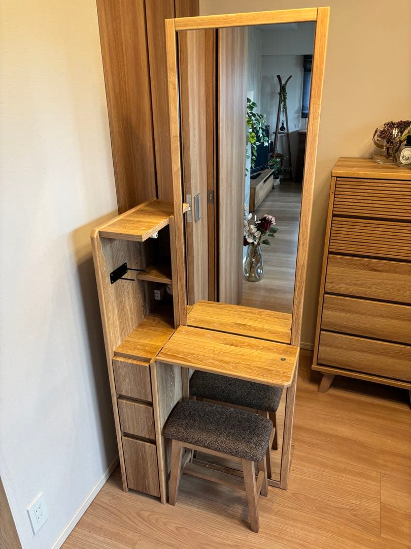 【美品】LIVING HOUSE 姿見ドレッサー 椅子付き