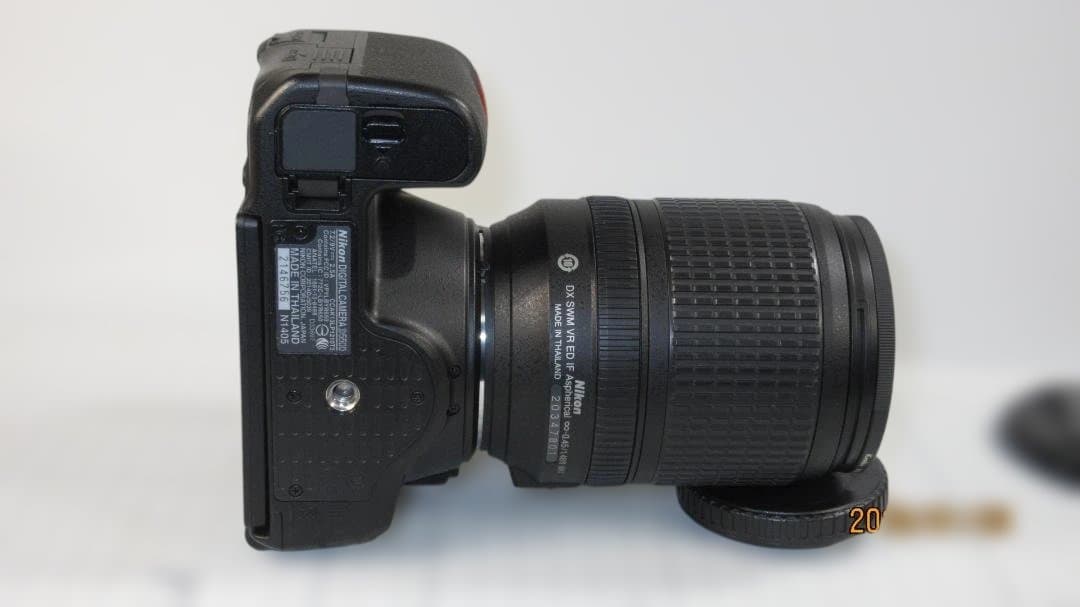 Nikon D5500 デジタル一眼レフカメラ、18-140mmレンズ付き極上品