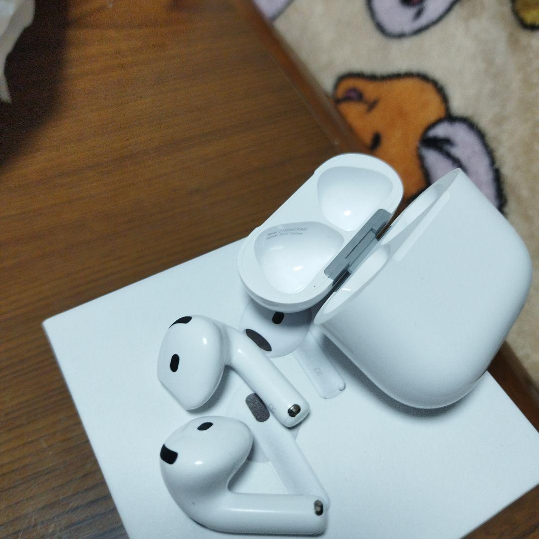 AirPods4 本体 ホワイト 充電ケース付き