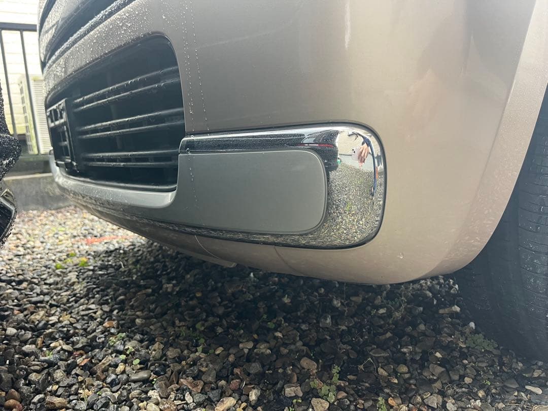 のーす　アルトラパンショコラ　フロントバンパーガーニッシュ銀のところ