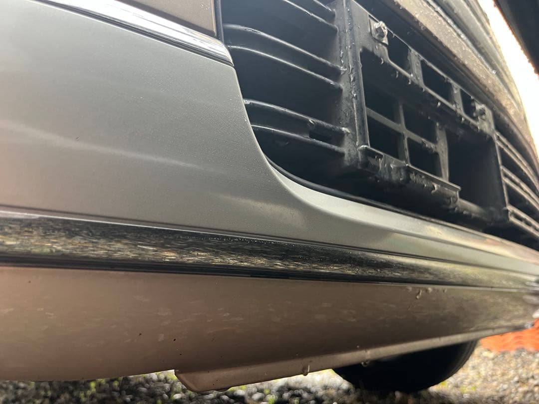 のーす　アルトラパンショコラ　フロントバンパーガーニッシュ銀のところ