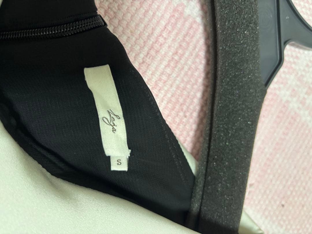 LEJA 黒・白 大きな襟 パーティードレス